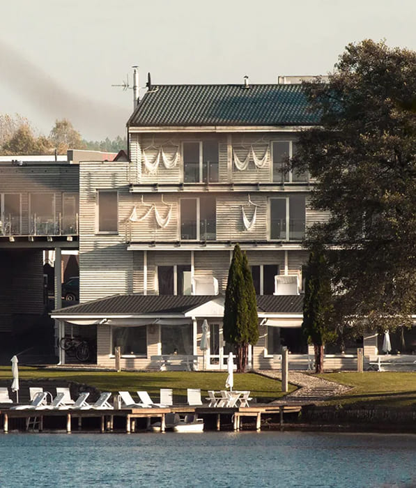 Hotel Galery69 – designerski hotel nad jeziorem Wulpińskim w otoczeniu lasów