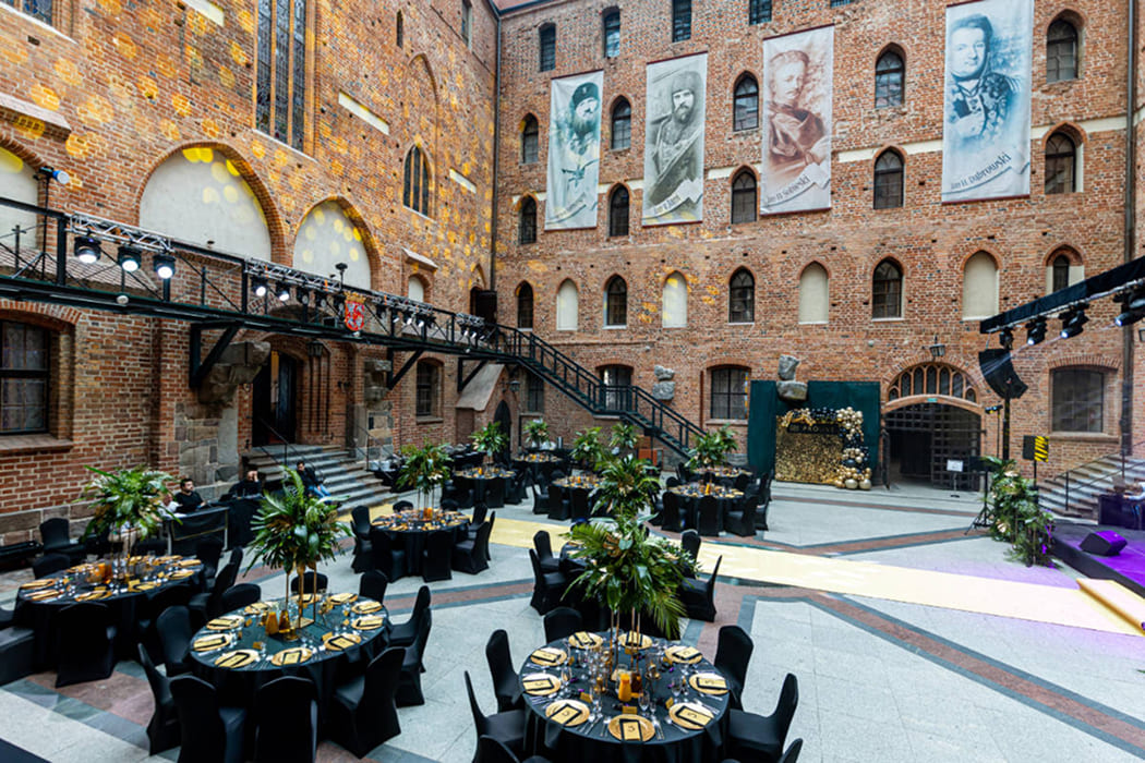 Hotel Zamek Gniew – średniowieczny zamek z hotelem nad Wisłą
